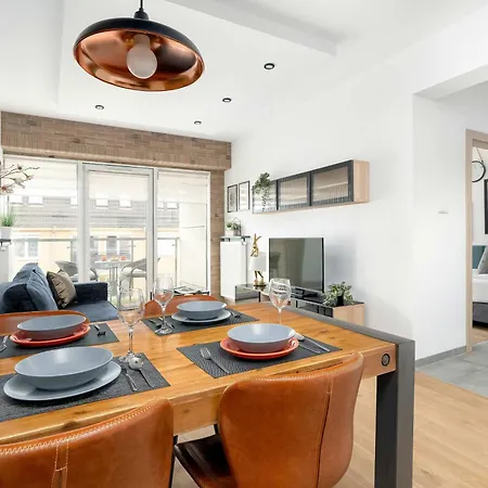 Apartament Modern Family With Parking And Balcony In The Center By Renters